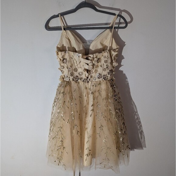 GLS Collective Elizabeth K Champagne Gold 3D Floral Butterfly Dress Size Medium - Picture 4 of 9
